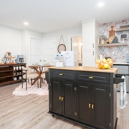 Copperwood Cozy Cellar With Hot Tub Ξενοδοχείο Lethbridge Εξωτερικό φωτογραφία