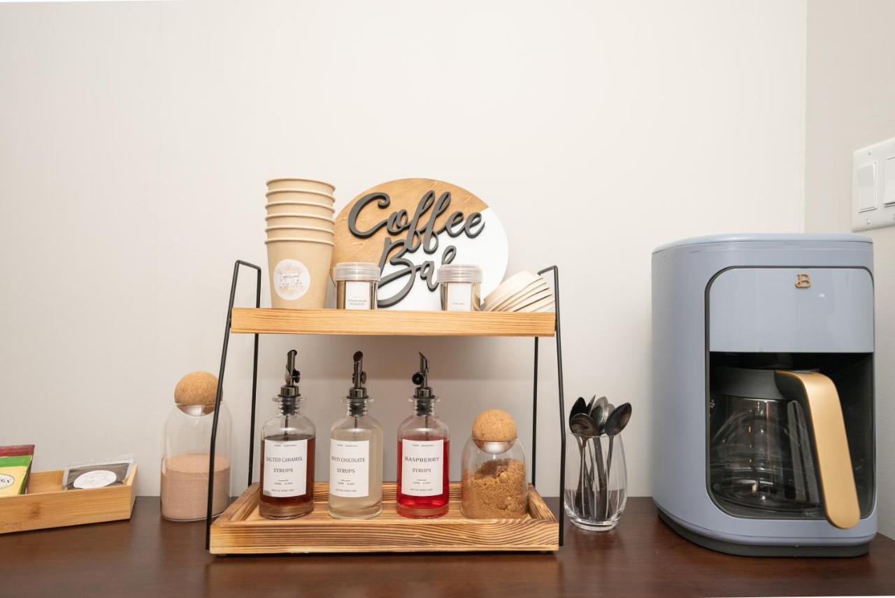 Copperwood Cozy Cellar With Hot Tub Ξενοδοχείο Lethbridge Εξωτερικό φωτογραφία