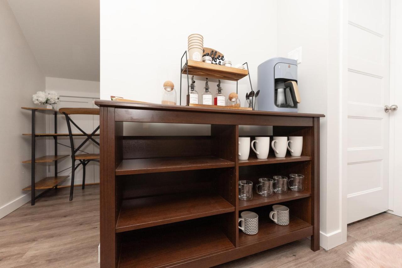 Copperwood Cozy Cellar With Hot Tub Ξενοδοχείο Lethbridge Εξωτερικό φωτογραφία