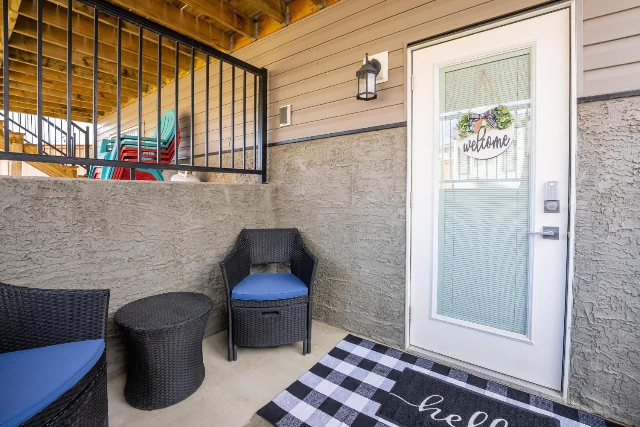 Copperwood Cozy Cellar With Hot Tub Ξενοδοχείο Lethbridge Εξωτερικό φωτογραφία